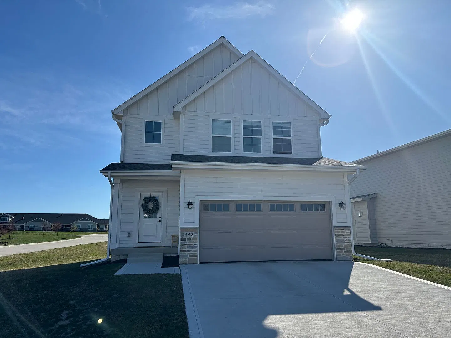 442 S 91st St - WDM - Single Family Home For Rent — Photo 1