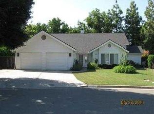876 E Berkshire Ln, Fresno, CA