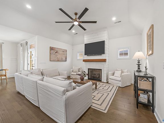 5th image of 4 Farmhouse Way