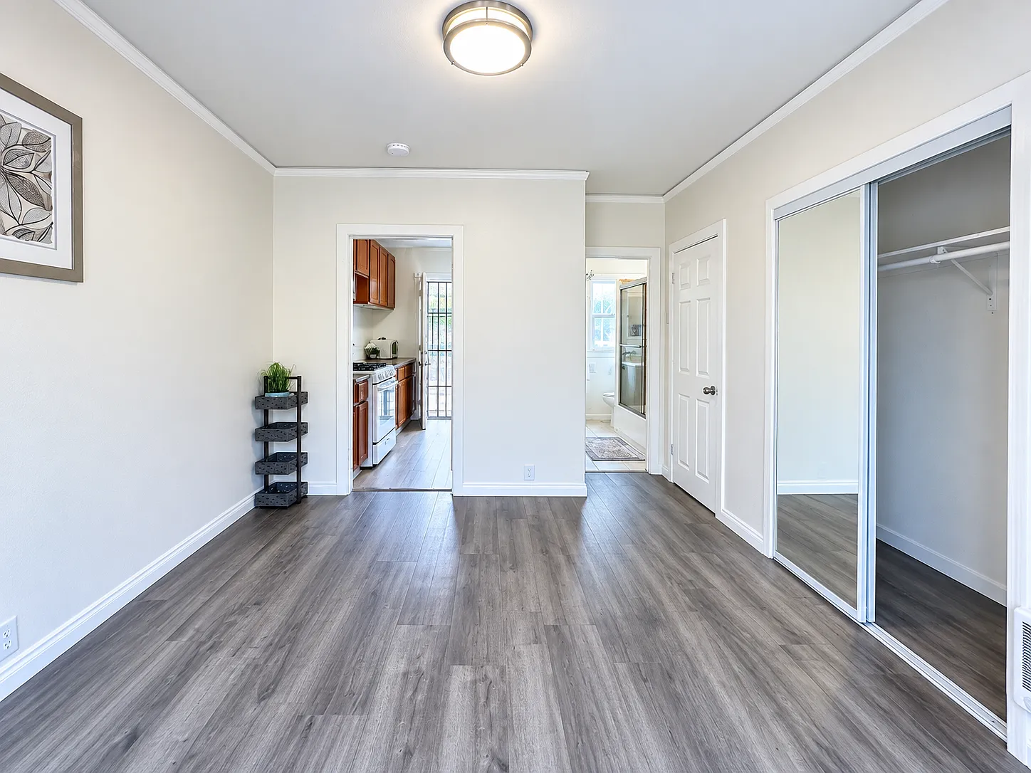 Studio, 450 sqft, $1,650 — Photo 3