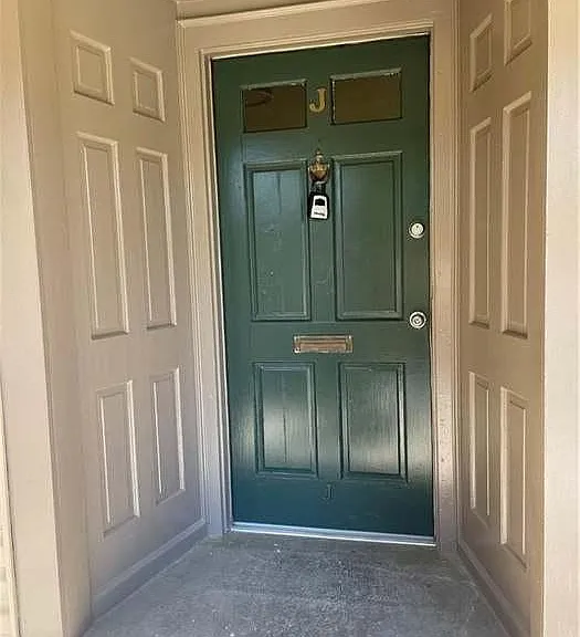 3117 Colonial Way #J — Photo 1