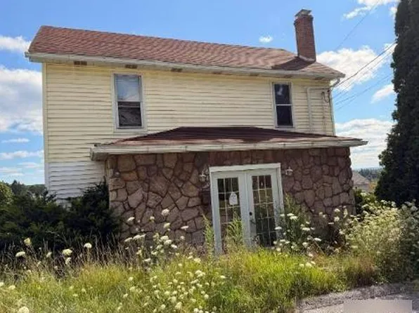 600 Devlin St, Gallitzin, PA 16641