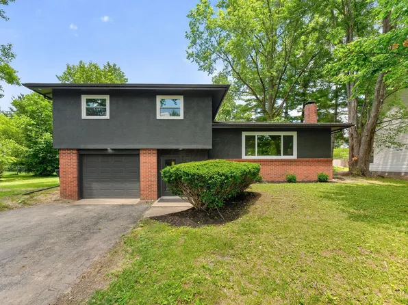 218 Blacks Rd, Pataskala, OH 43062