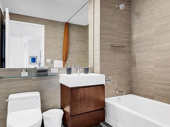 5th image of 160 Madison Ave APT 39F