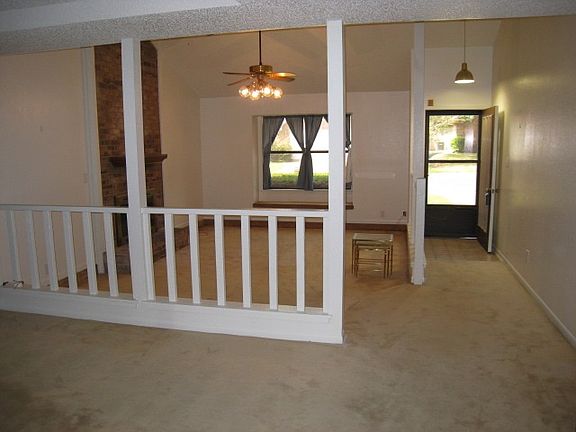 2nd image of 708 Yorktown Ct