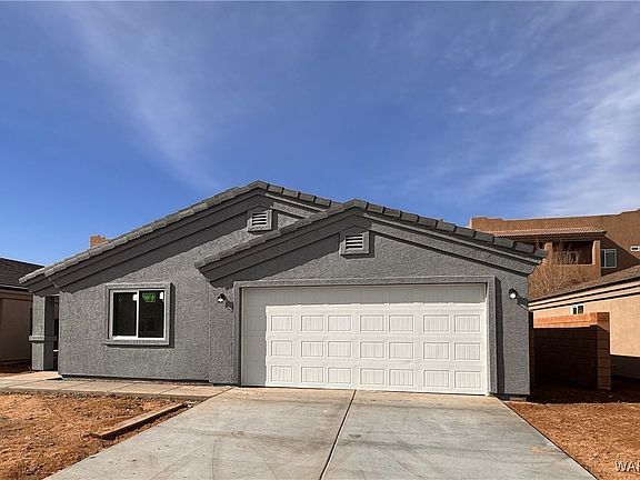 3rd image of 718 Vista Grande Drive