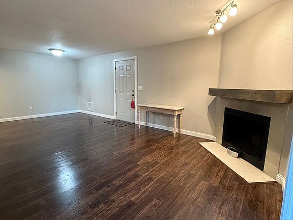5th image of 16817 Larch Way E #G101