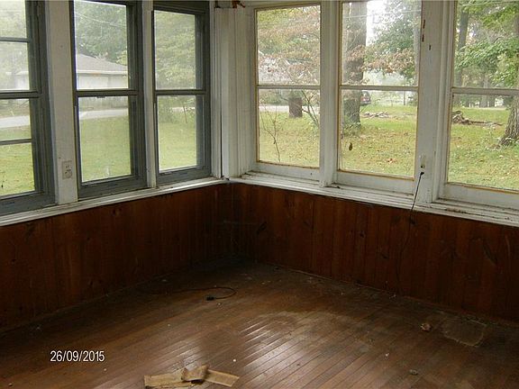 3rd image of 2818 Sugar Creek Dr
