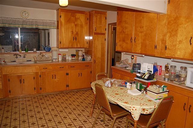 2nd image of 3315 N Mountain View Dr