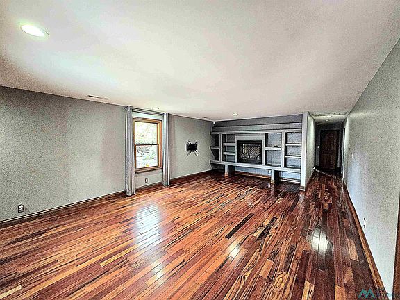 5th image of 1511 S Grandview Dr