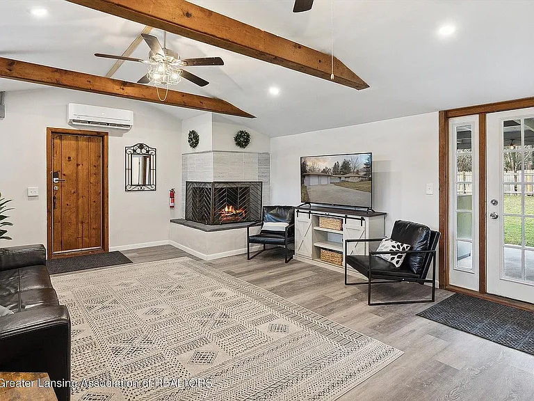 5953 Okemos Rd — Photo 10