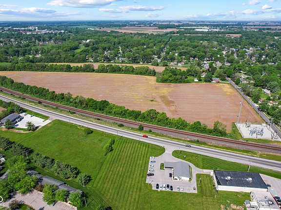 2nd image of 460 E Madison Ave