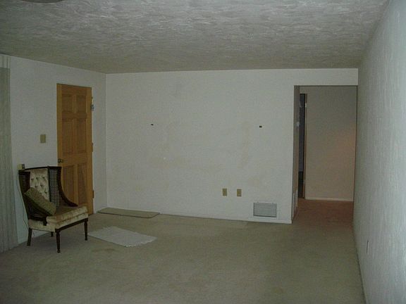 5th image of 3025 Salem Ave