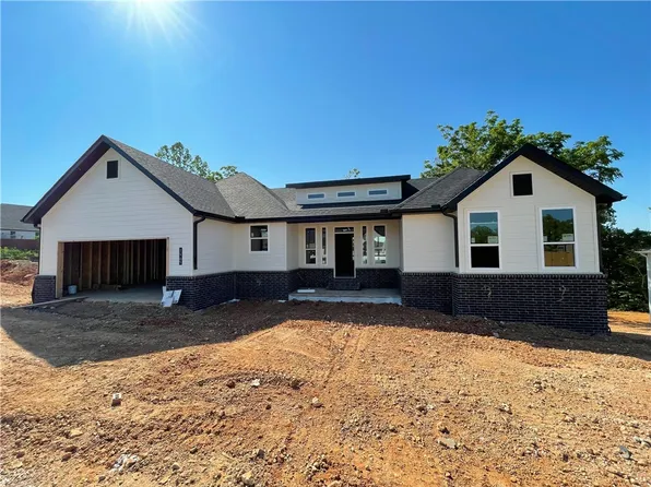 1465 Lee St, Pea Ridge, AR 72751