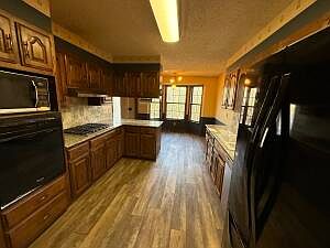 3rd image of 320 N Sherman Cir