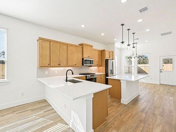 3rd image of 12802 Meadow Wind Way