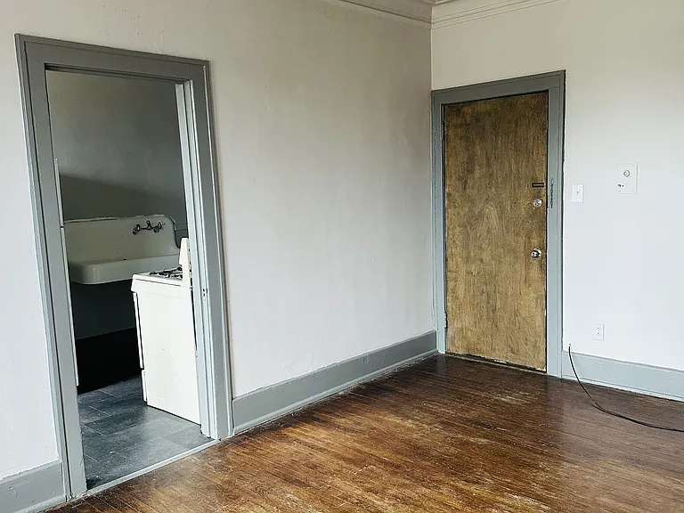 9 Woodland Apartments — Photo 13