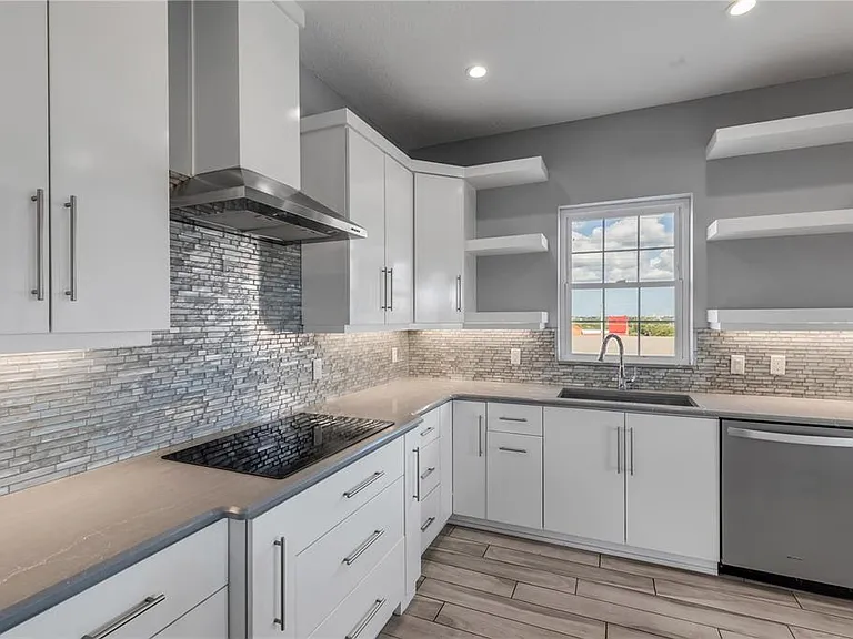 701 E 3rd Ave #PENTHOUSE — Photo 3