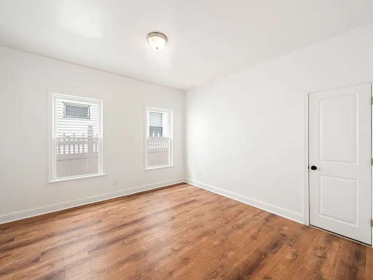 16 Oakes St #1 — Photo 5
