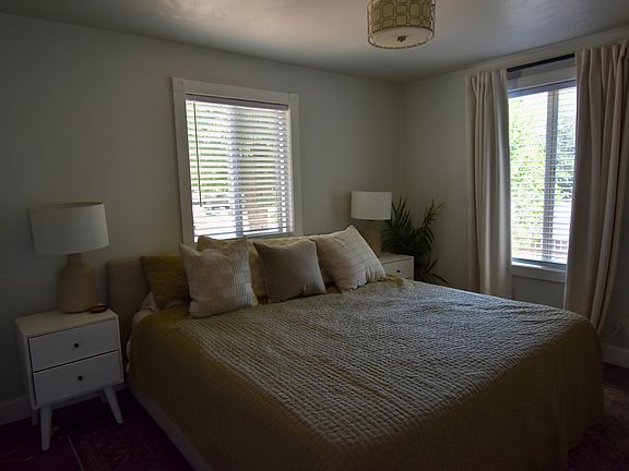 5th image of 1600 W 40th Ave