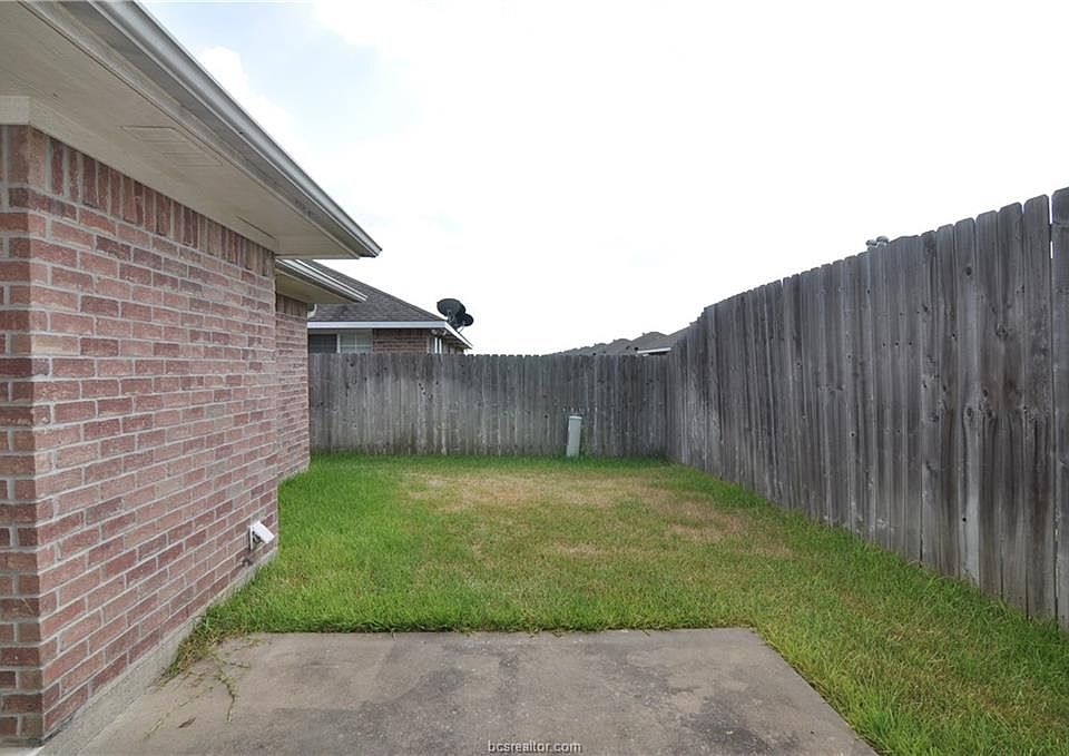 2nd image of 1007 Crepe Myrtle Ct