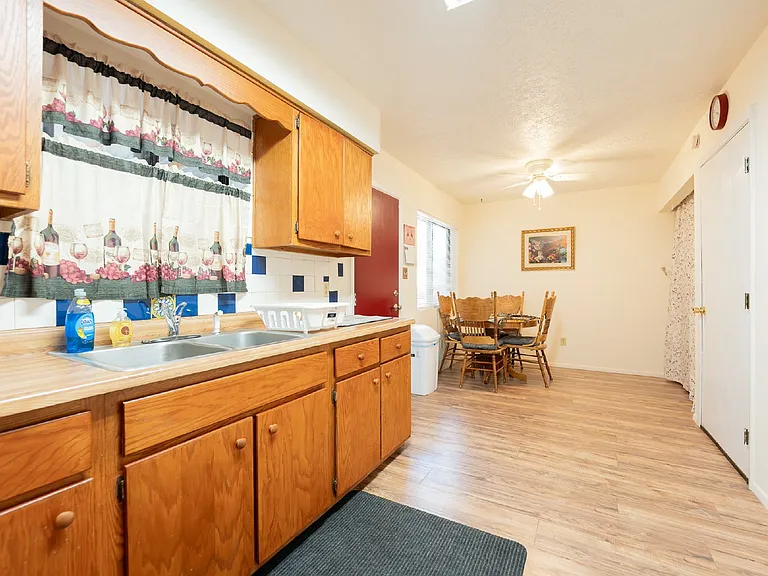 511 Western Dr — Photo 7
