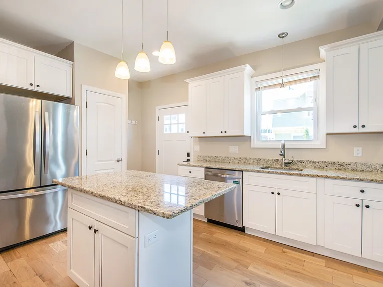 302 Springfield Ave — Photo 9
