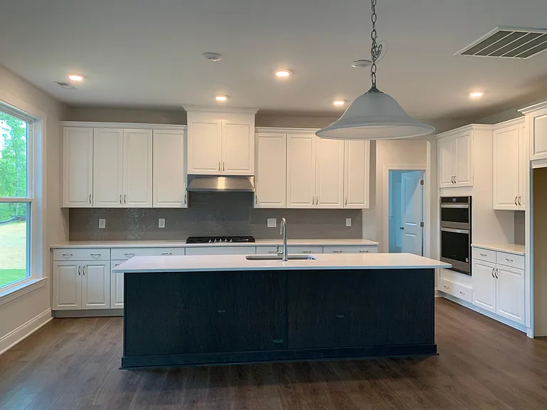 421 Hawkeye Dr — Photo 6