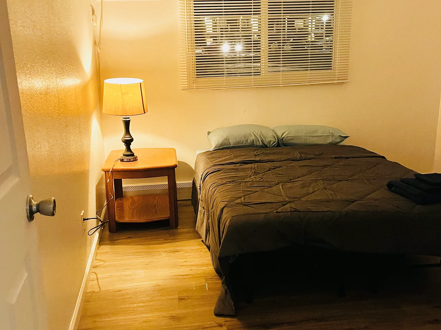 3 bed, $695 — Photo 1