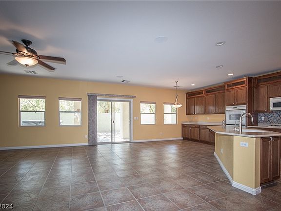 5th image of 166 Copper Rock Ct