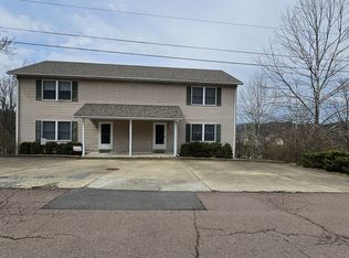 1381 Bergamont St, Morgantown, WV 26505