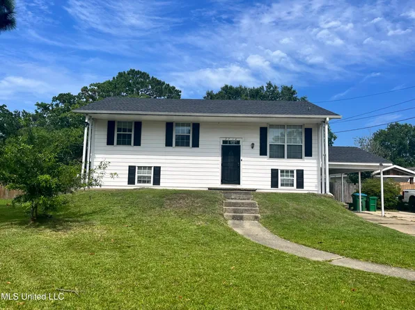 2714 Larchmont St, Pascagoula, MS 39567