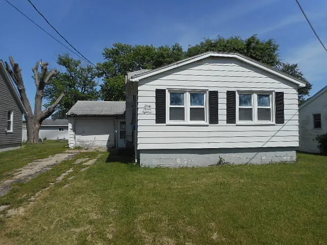 3718 S Granville Ave photo 1