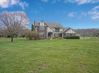 S93W33610 Fieldside Ct, Mukwonago, WI 53149