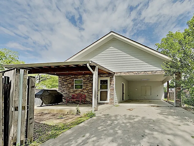 1414 Record Crossing Rd #B — Photo 1
