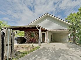 1414 Record Crossing Rd