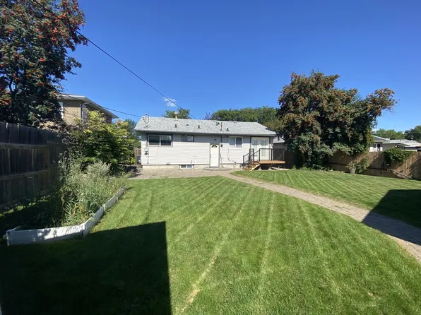SF344 - 5 Bed 2.5 Bath Front House, 7927 71st Ave NW, Edmonton, AB T6C 0B1