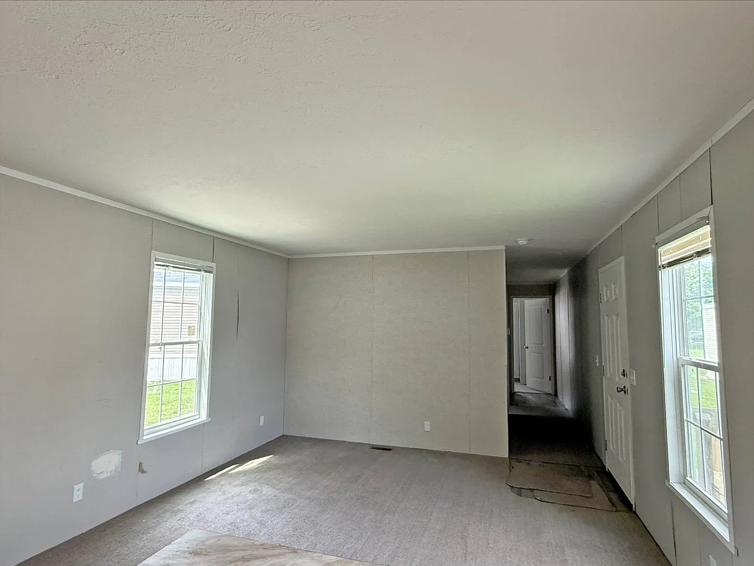3 bed, 2.0 bath, 860 sqft, $995 — Photo 2