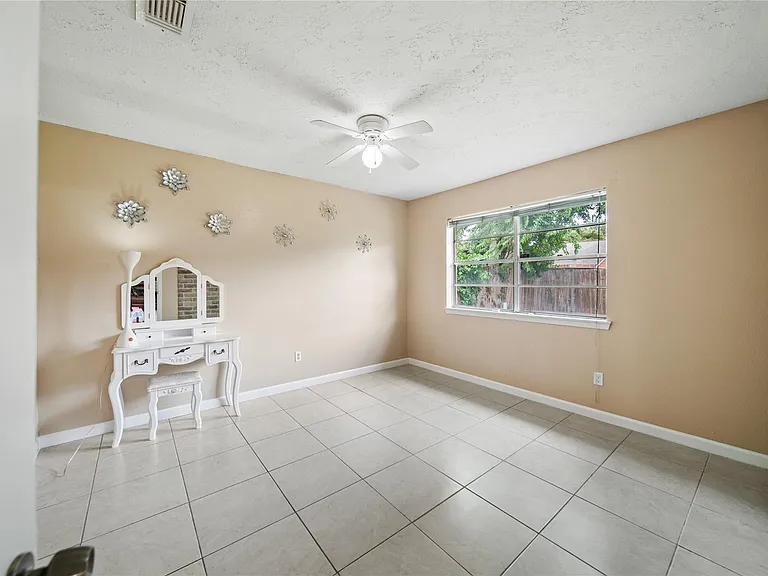 10431 Odessa Dr — Photo 20