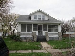 1929 5th St, Moline, IL 61265