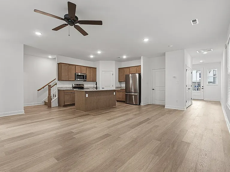 1645 Lateglow Way — Photo 4
