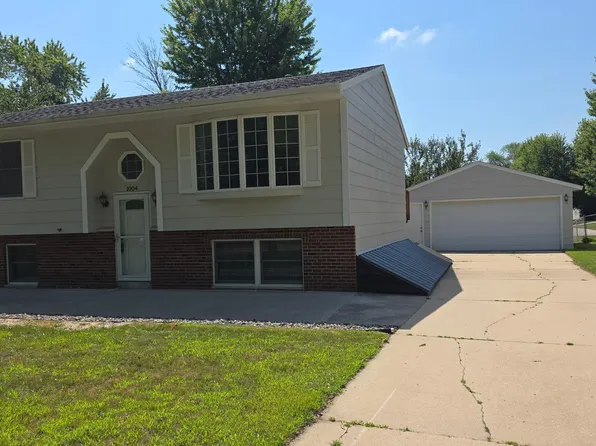 1004 21st St SE, Rochester, MN 55904