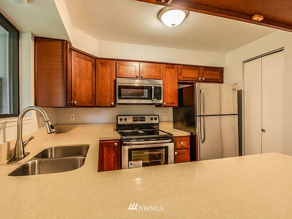 2nd image of 1519 22nd Street NE #1629