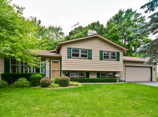 654 Garys Dr, Antioch, IL 60002