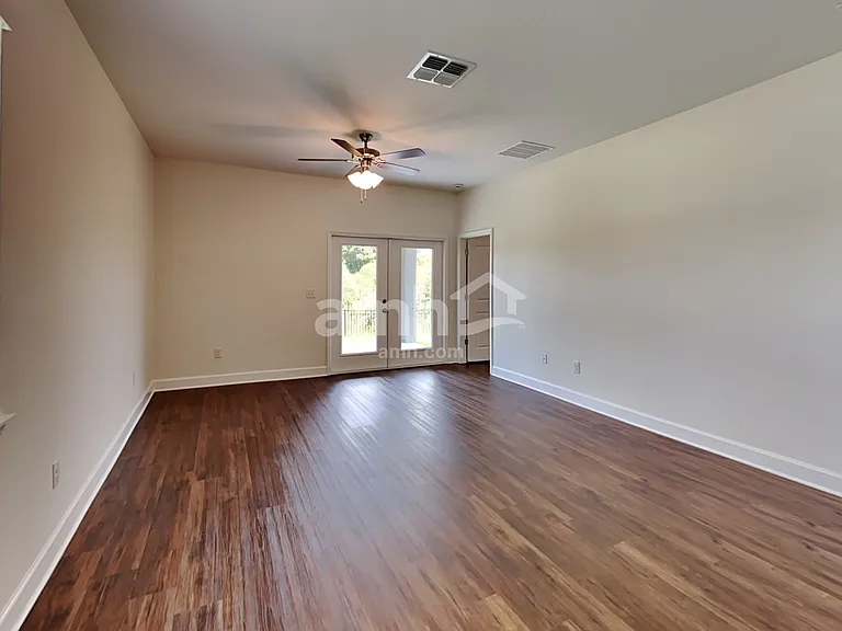 1126 Walden Pond Dr — Photo 8