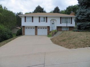 140 Upland Dr, Council Bluffs, IA 51503
