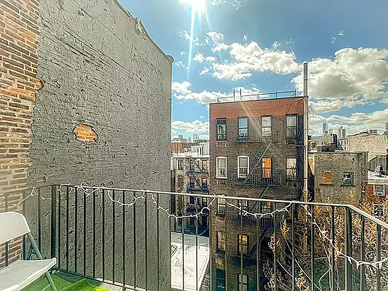 212 E 10th St #5B — Photo 11