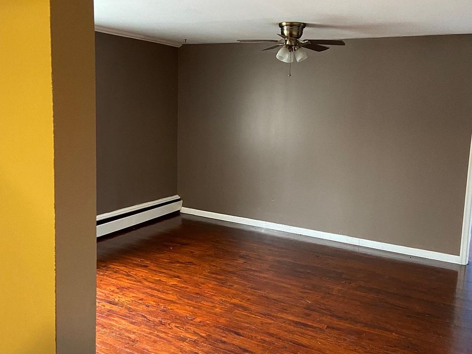 2nd image of 1393 Creek Rd