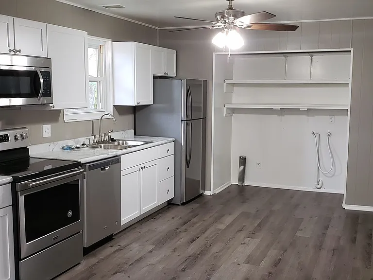 1501 W Blvd — Photo 19