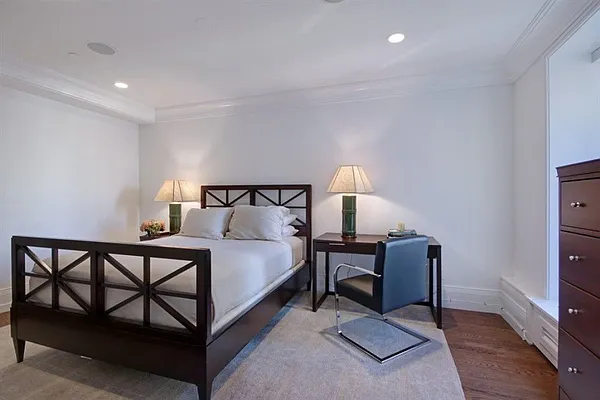 Rented by Compass | media 22